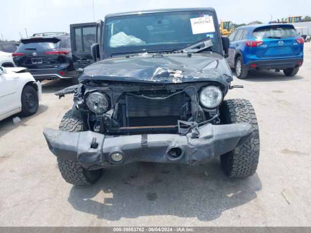 Photo 5 VIN: 1C4HJWDG1JL859687 - JEEP WRANGLER JK 