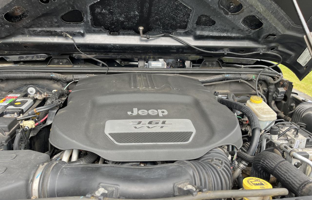 Photo 6 VIN: 1C4HJWDG2CL129757 - JEEP WRANGLER 