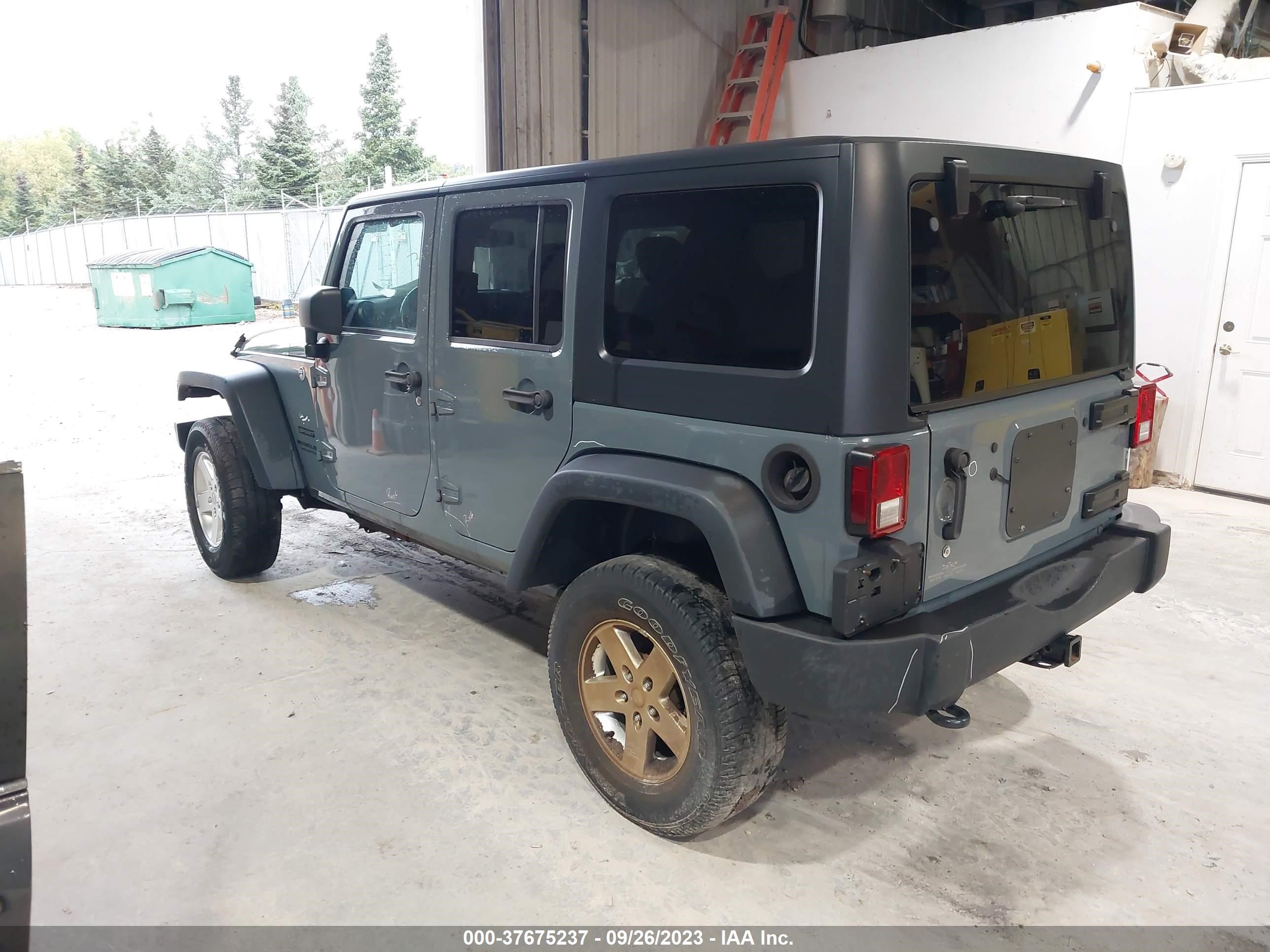 Photo 2 VIN: 1C4HJWDG2EL187516 - JEEP WRANGLER 