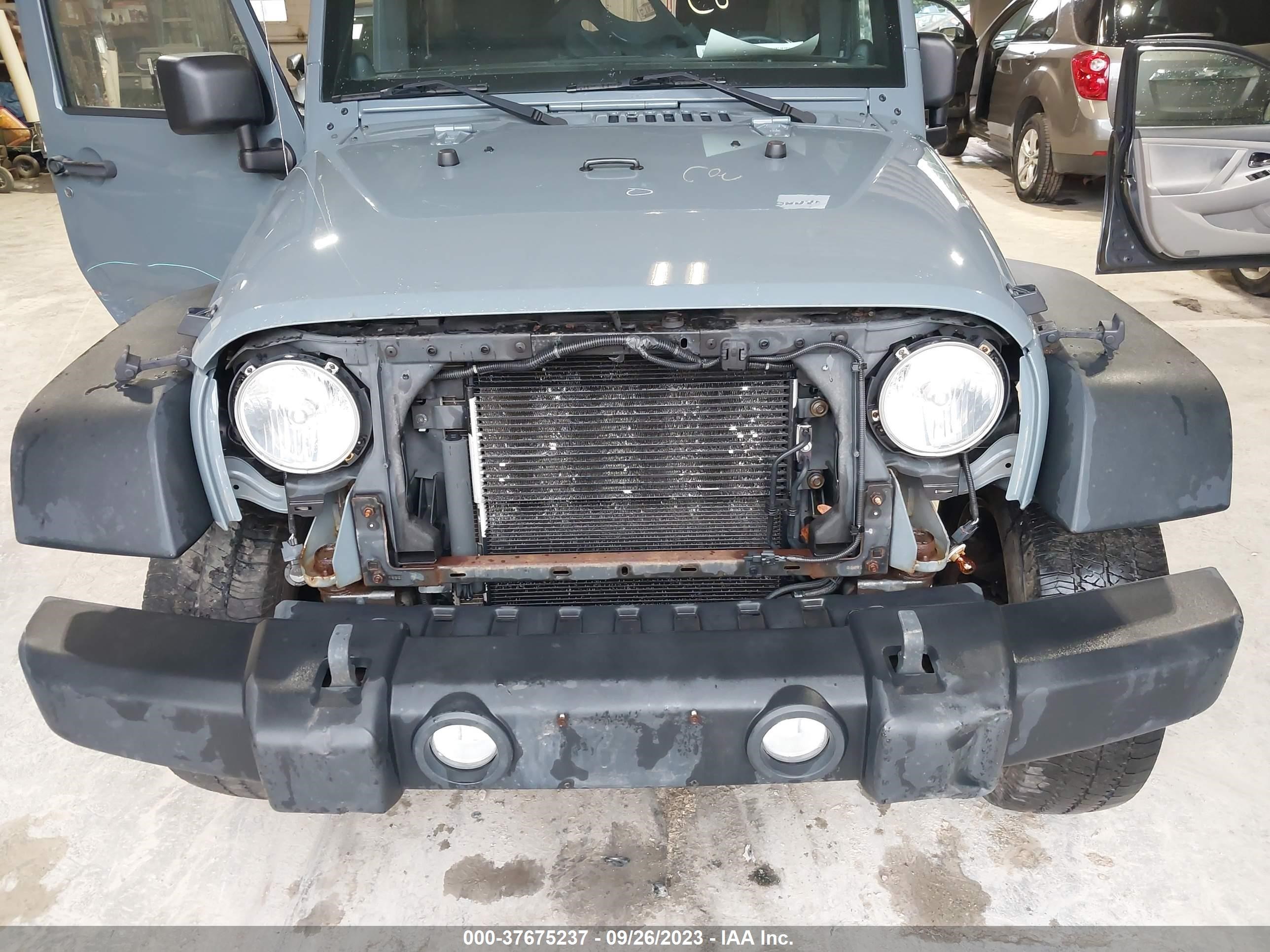 Photo 5 VIN: 1C4HJWDG2EL187516 - JEEP WRANGLER 