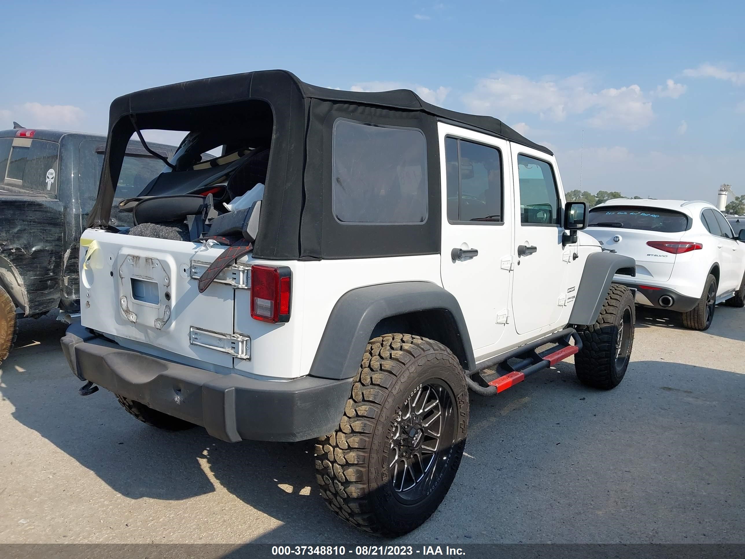 Photo 3 VIN: 1C4HJWDG2JL863179 - JEEP WRANGLER 