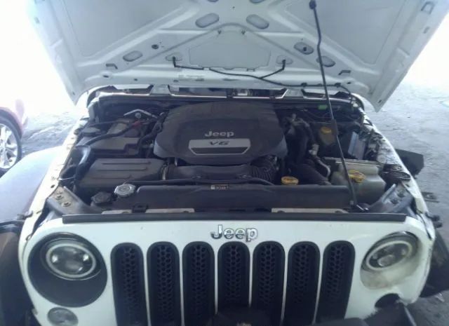 Photo 9 VIN: 1C4HJWDG2JL921887 - JEEP WRANGLER UNLIMITED 