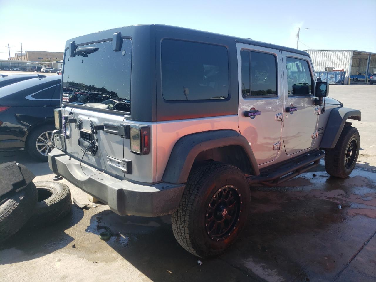 Photo 2 VIN: 1C4HJWDG3JL919839 - JEEP WRANGLER 