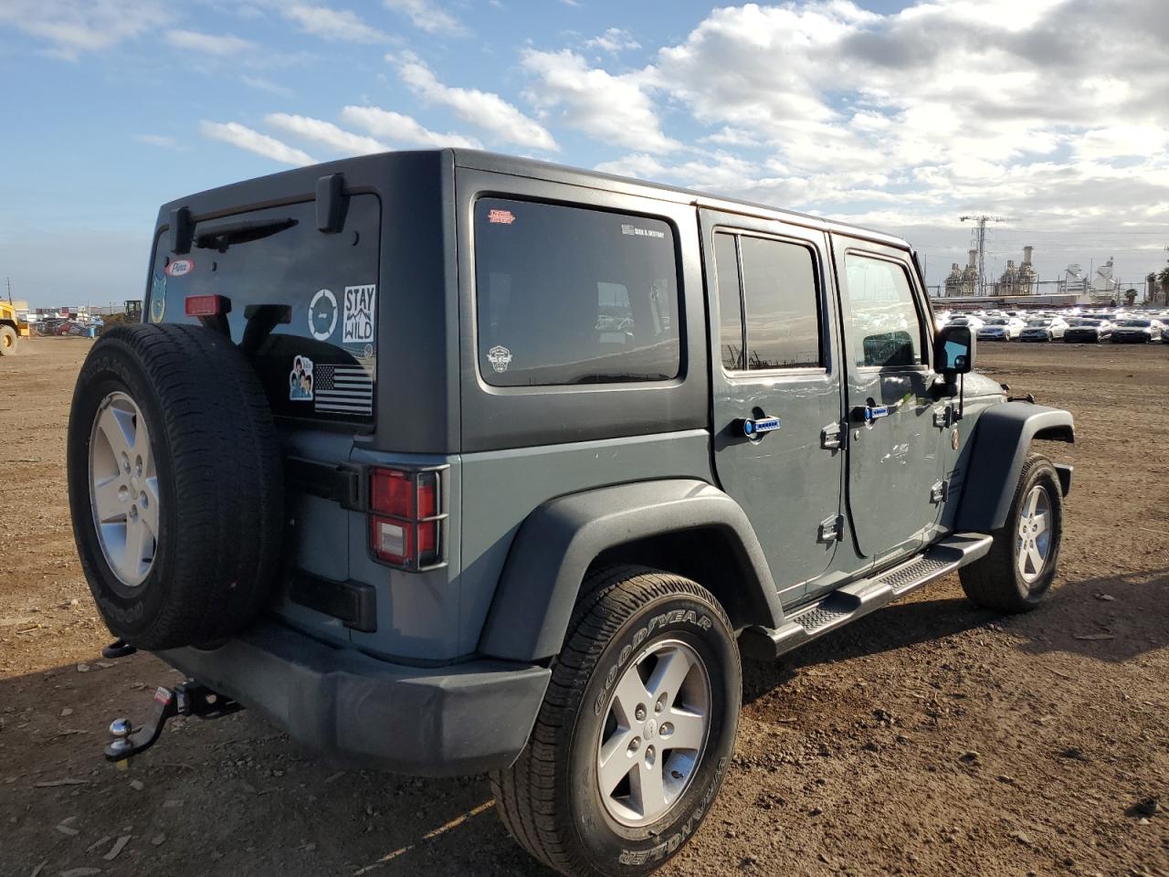 Photo 2 VIN: 1C4HJWDG4FL712996 - JEEP WRANGLER 