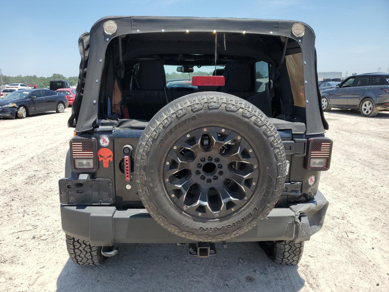 Photo 5 VIN: 1C4HJWDG4GL147909 - JEEP WRANGLER 