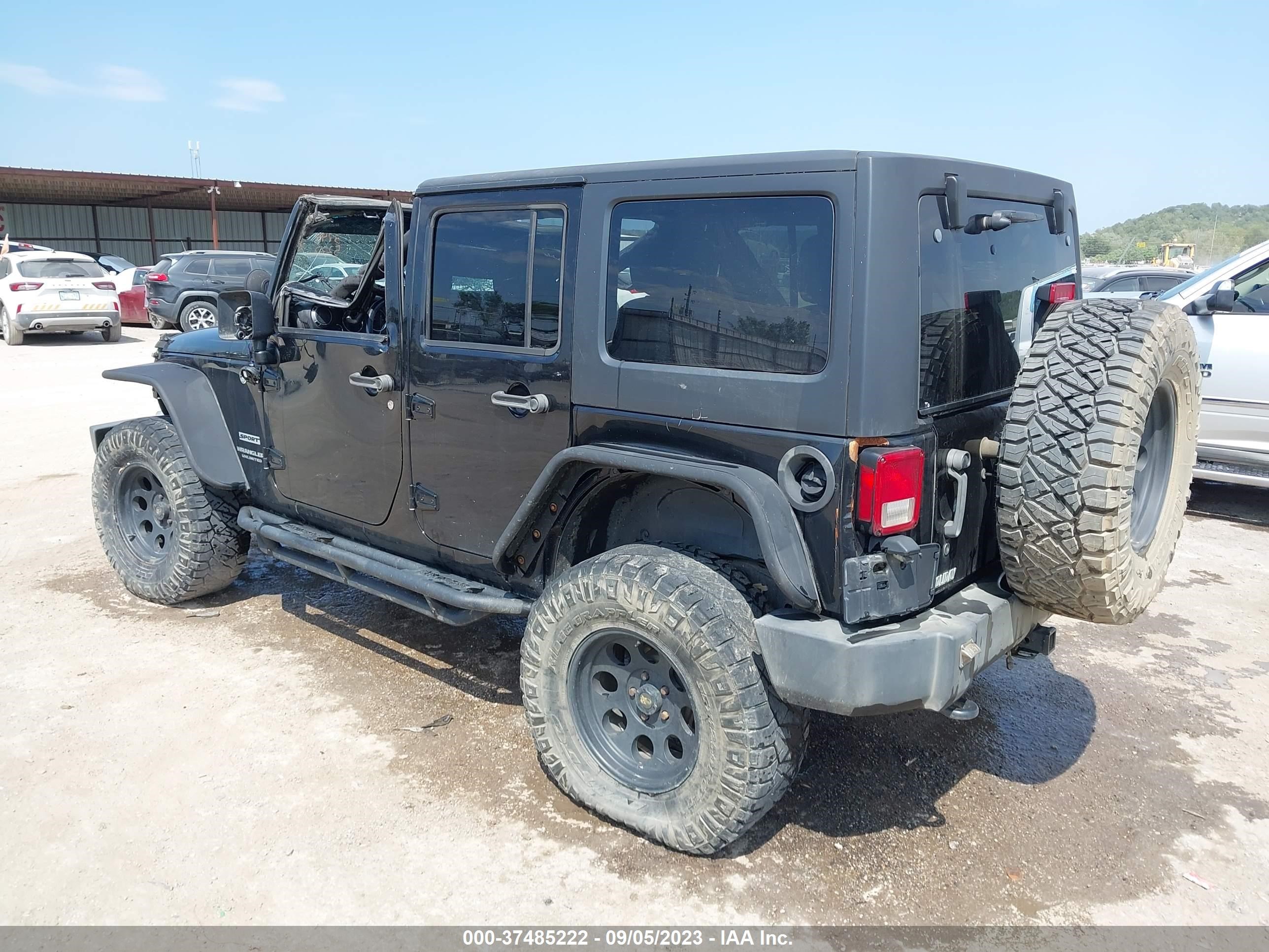 Photo 2 VIN: 1C4HJWDG5FL754318 - JEEP WRANGLER 