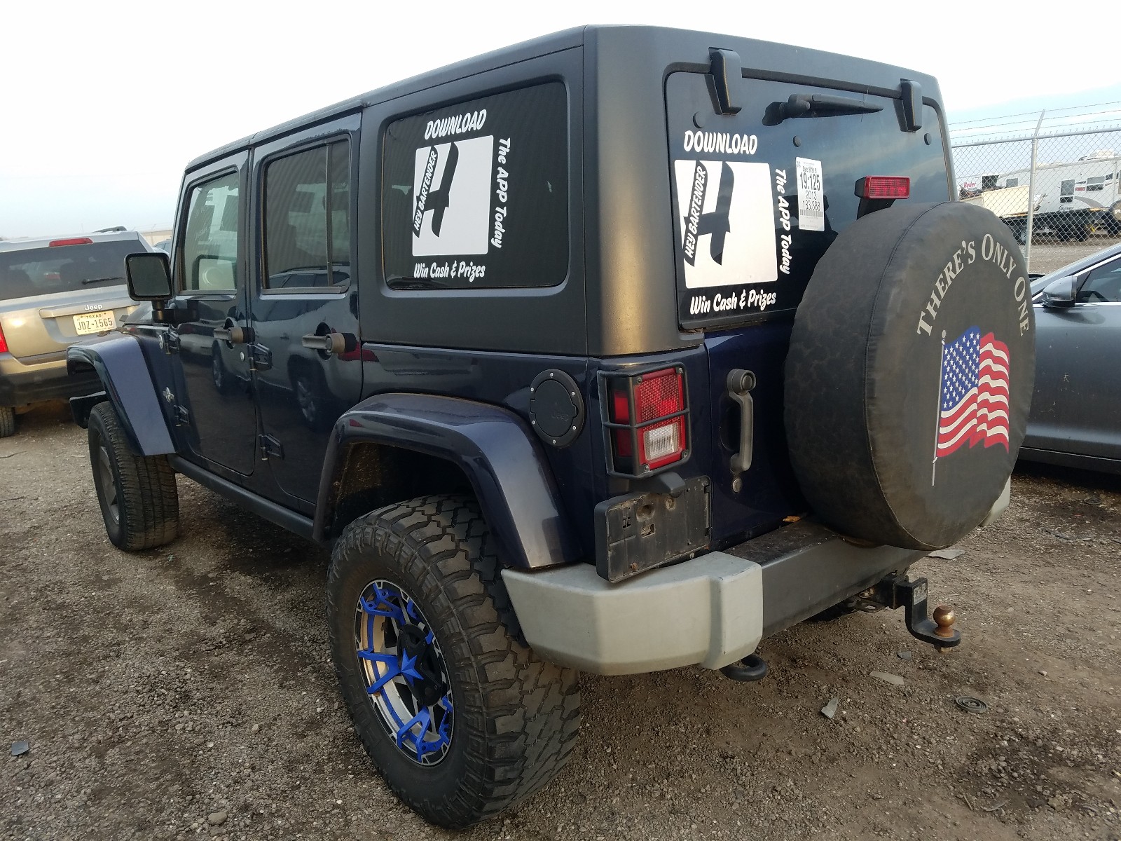 Photo 2 VIN: 1C4HJWDG6DL572589 - JEEP WRANGLER U 