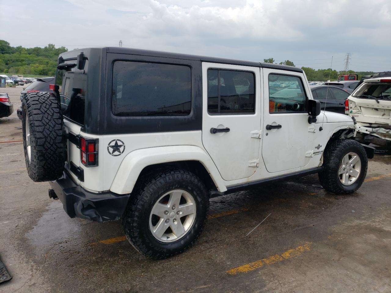 Photo 2 VIN: 1C4HJWDG7EL215262 - JEEP WRANGLER 