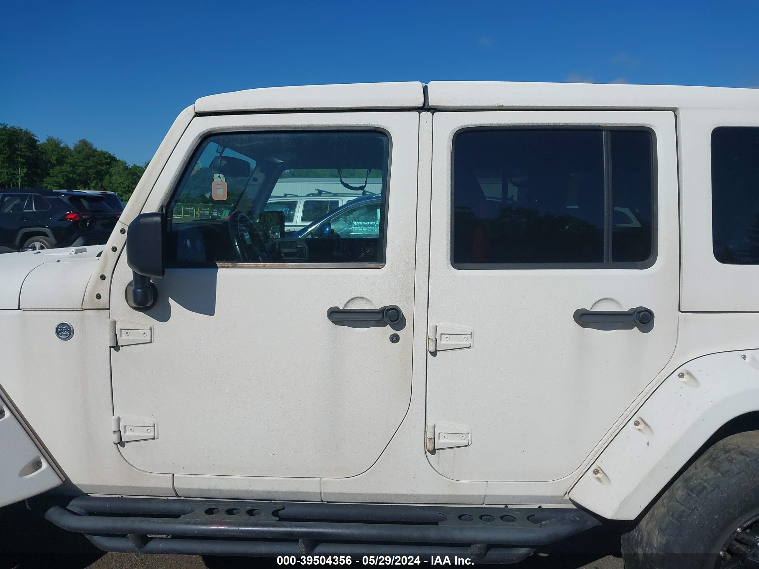 Photo 13 VIN: 1C4HJWDG8DL636227 - JEEP WRANGLER 