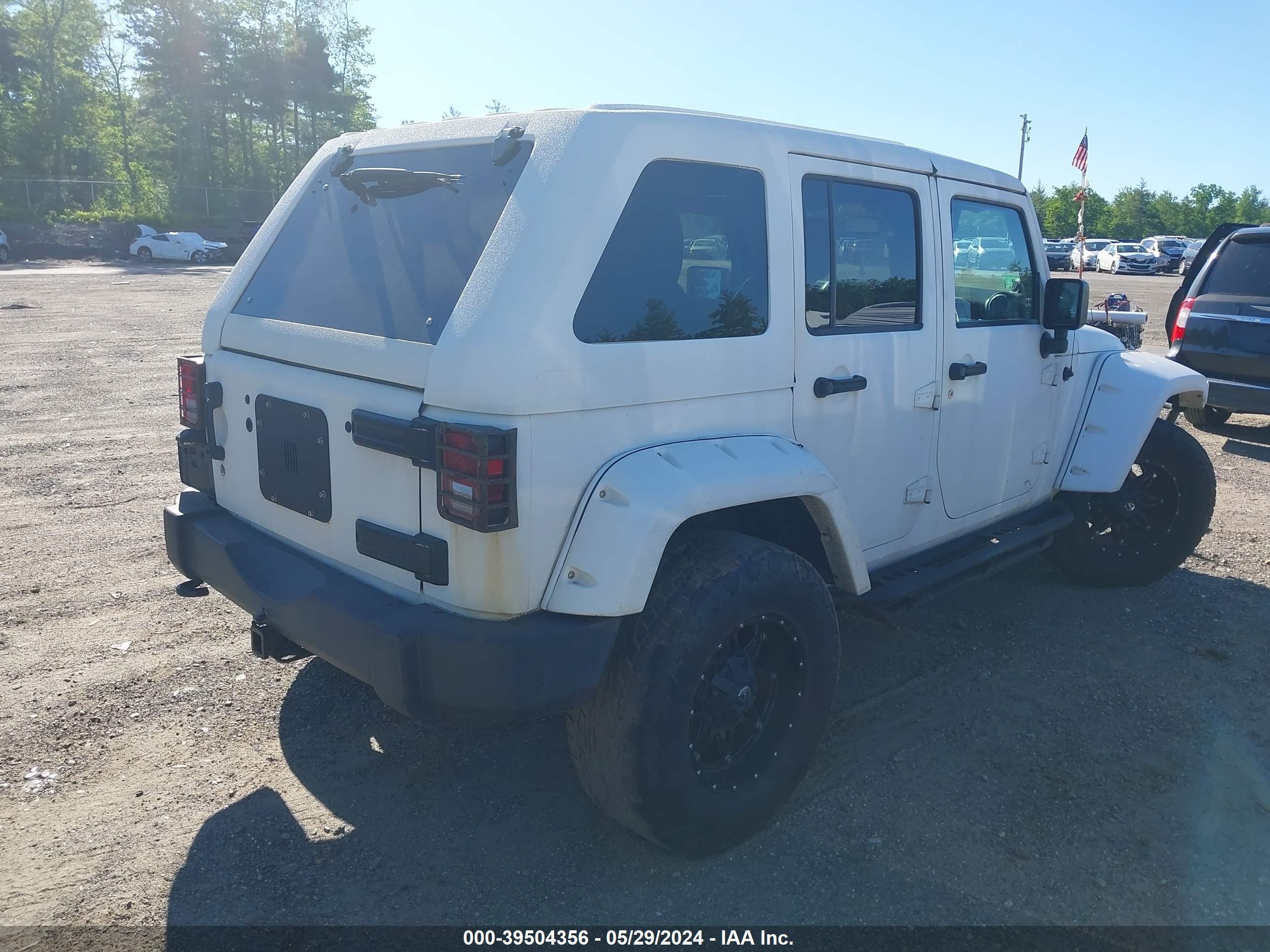 Photo 3 VIN: 1C4HJWDG8DL636227 - JEEP WRANGLER 