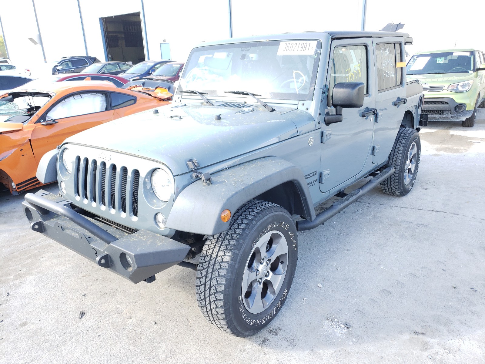 Photo 1 VIN: 1C4HJWDG9FL675802 - JEEP WRANGLER U 