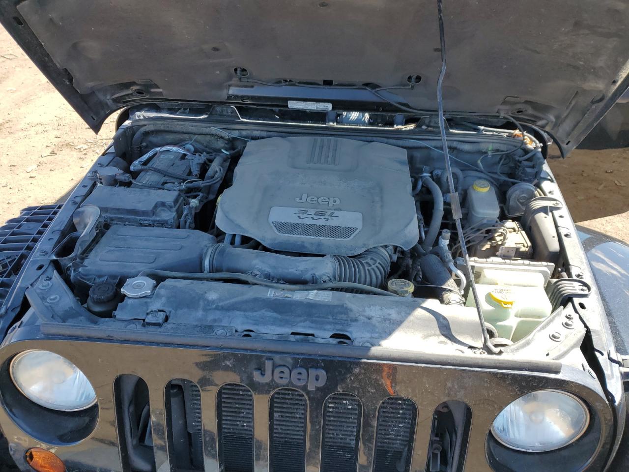 Photo 10 VIN: 1C4HJWEG0DL585966 - JEEP WRANGLER 