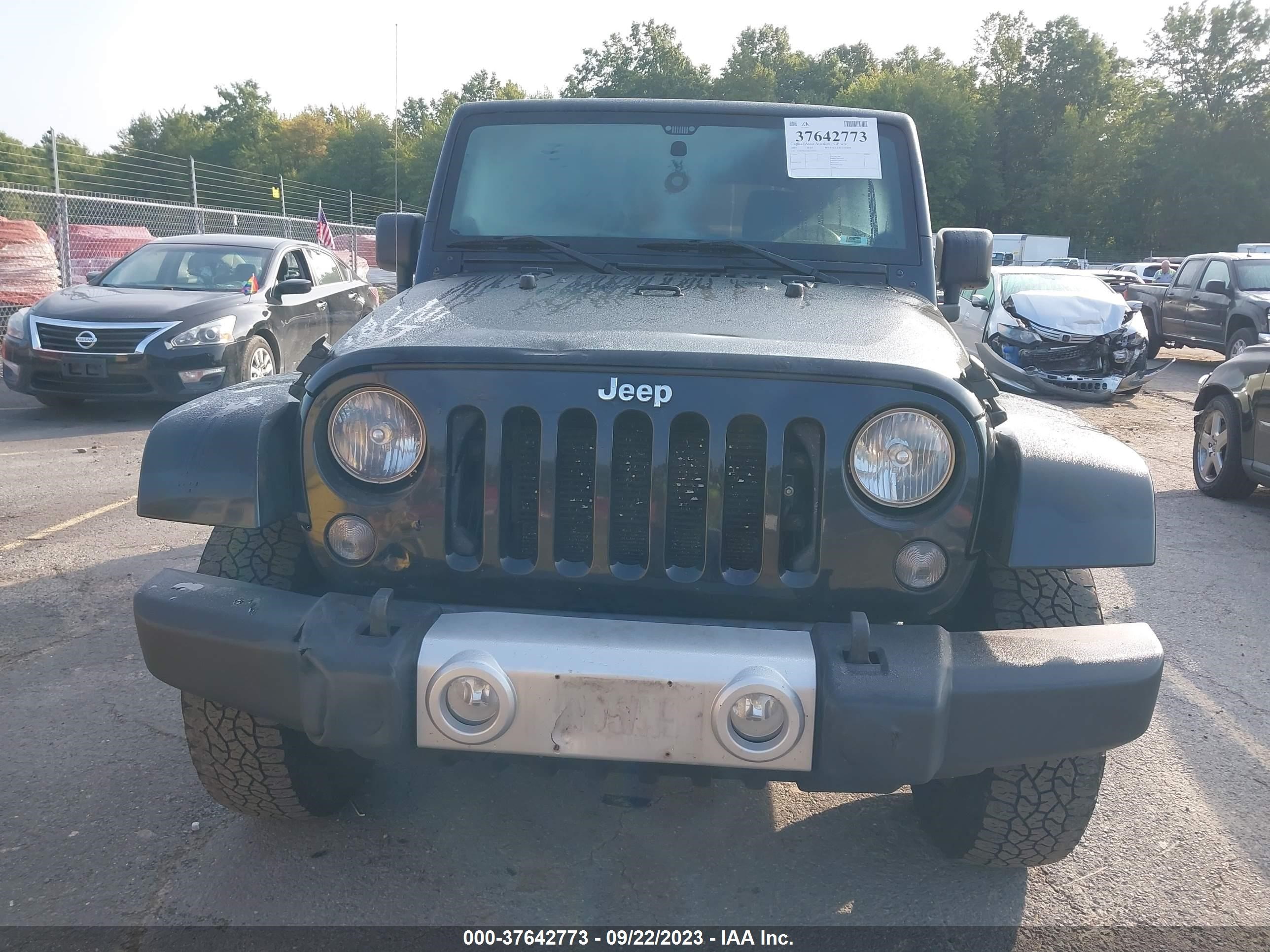 Photo 11 VIN: 1C4HJWEG2EL319155 - JEEP WRANGLER 