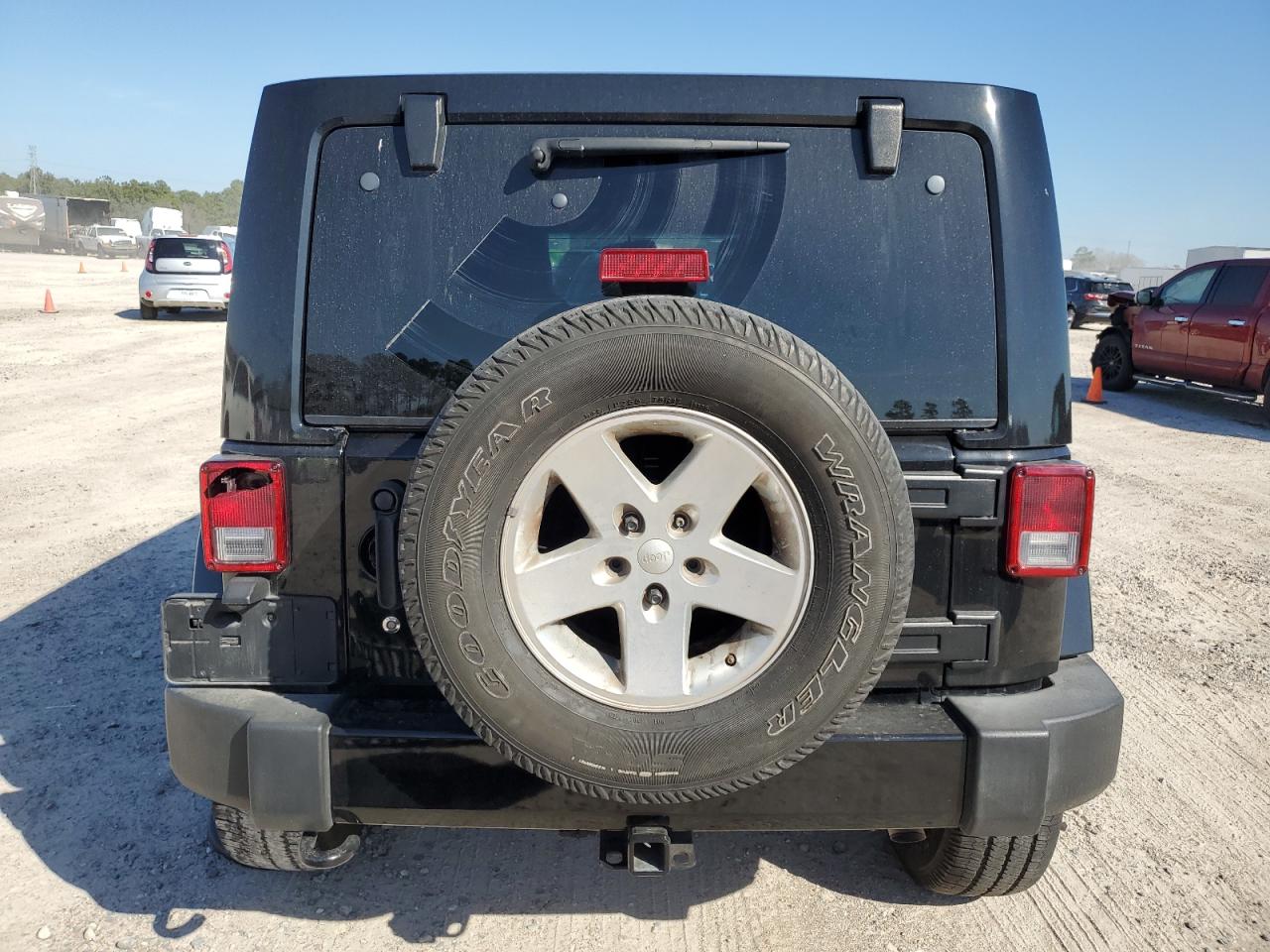 Photo 5 VIN: 1C4HJWEG2FL699552 - JEEP WRANGLER 