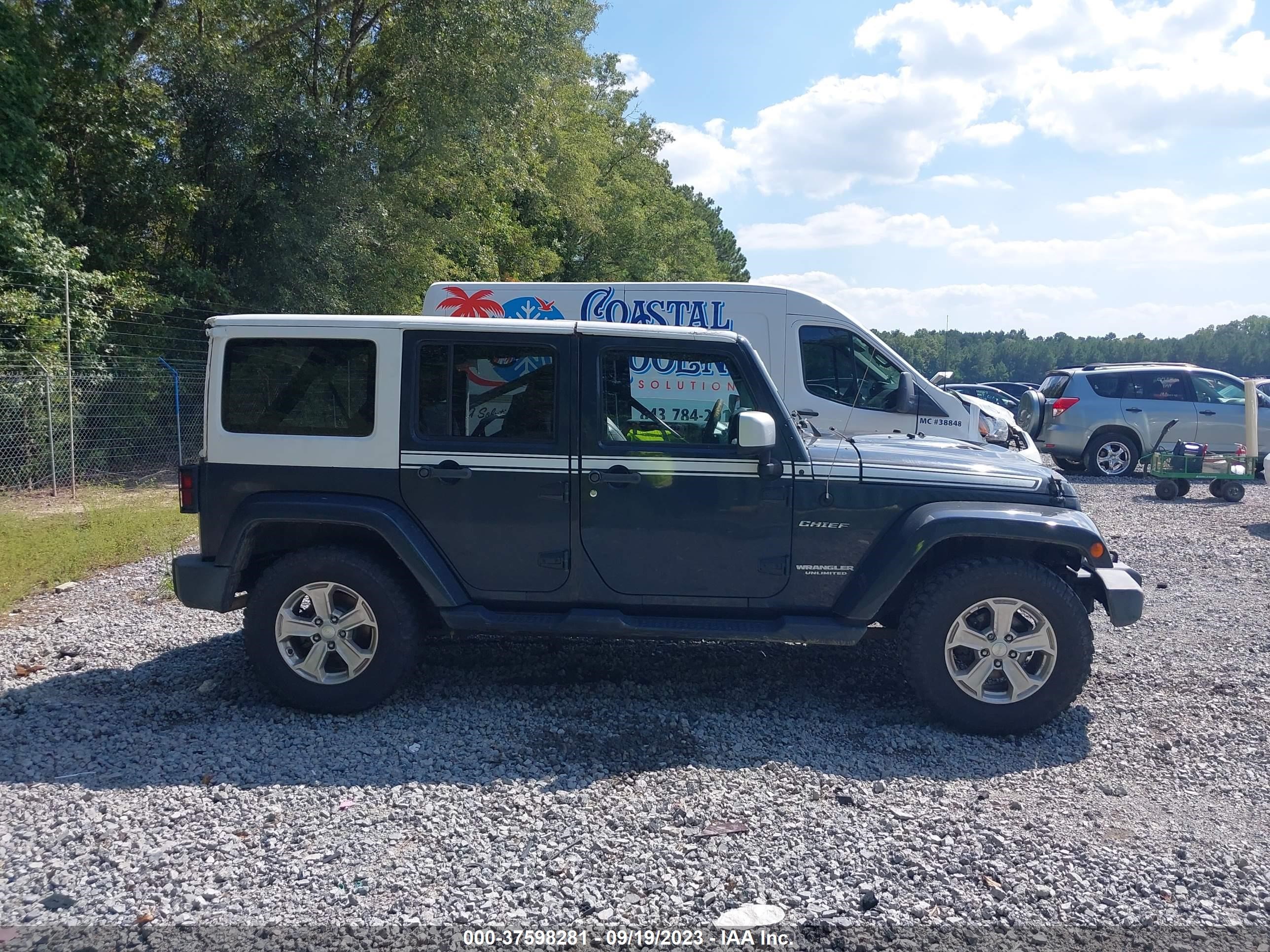 Photo 12 VIN: 1C4HJWEG4HL640103 - JEEP WRANGLER 