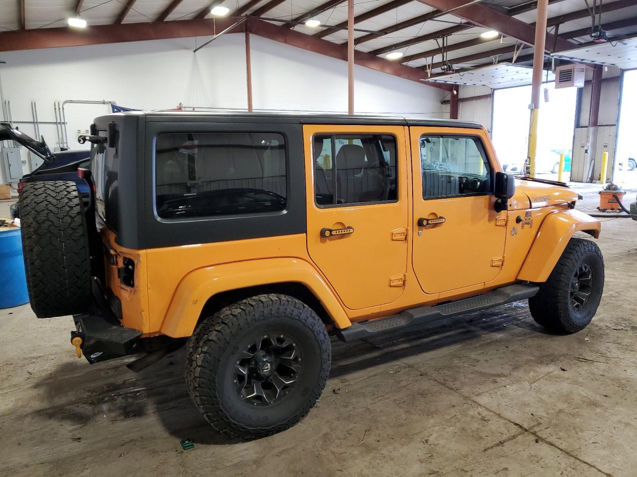 Photo 2 VIN: 1C4HJWEG5CL130478 - JEEP WRANGLER 