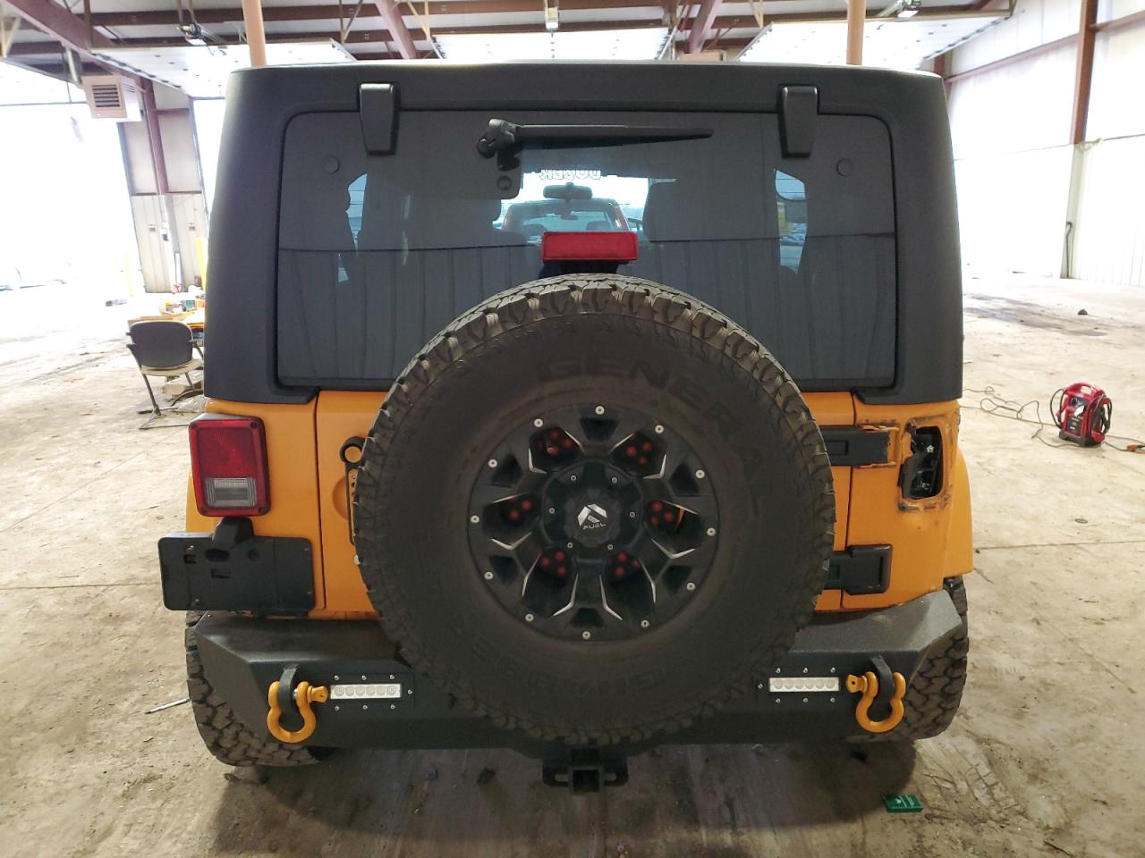 Photo 5 VIN: 1C4HJWEG5CL130478 - JEEP WRANGLER 