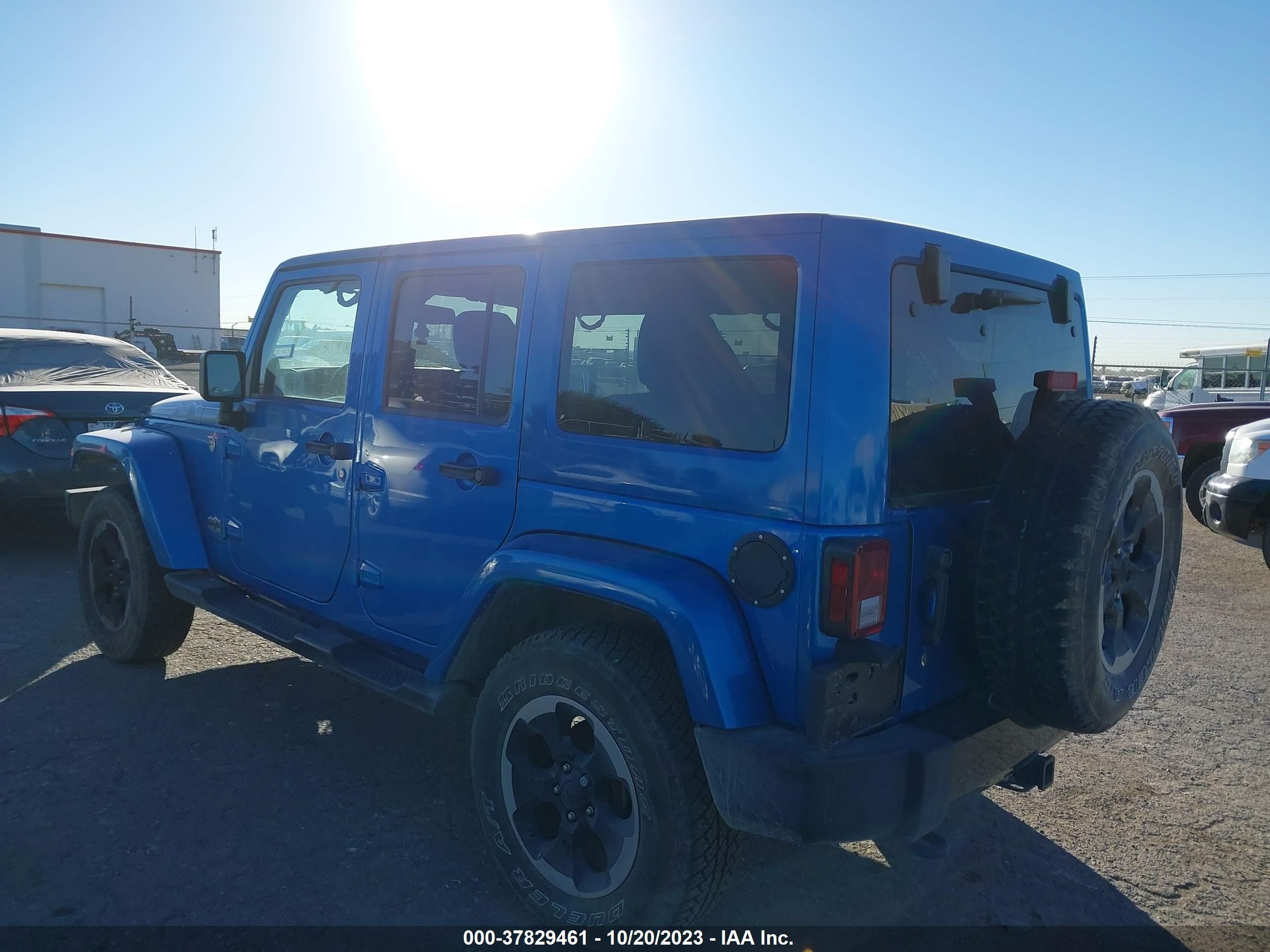 Photo 2 VIN: 1C4HJWEG5EL168439 - JEEP WRANGLER 