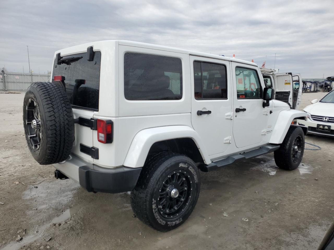 Photo 2 VIN: 1C4HJWEG9DL641614 - JEEP WRANGLER 