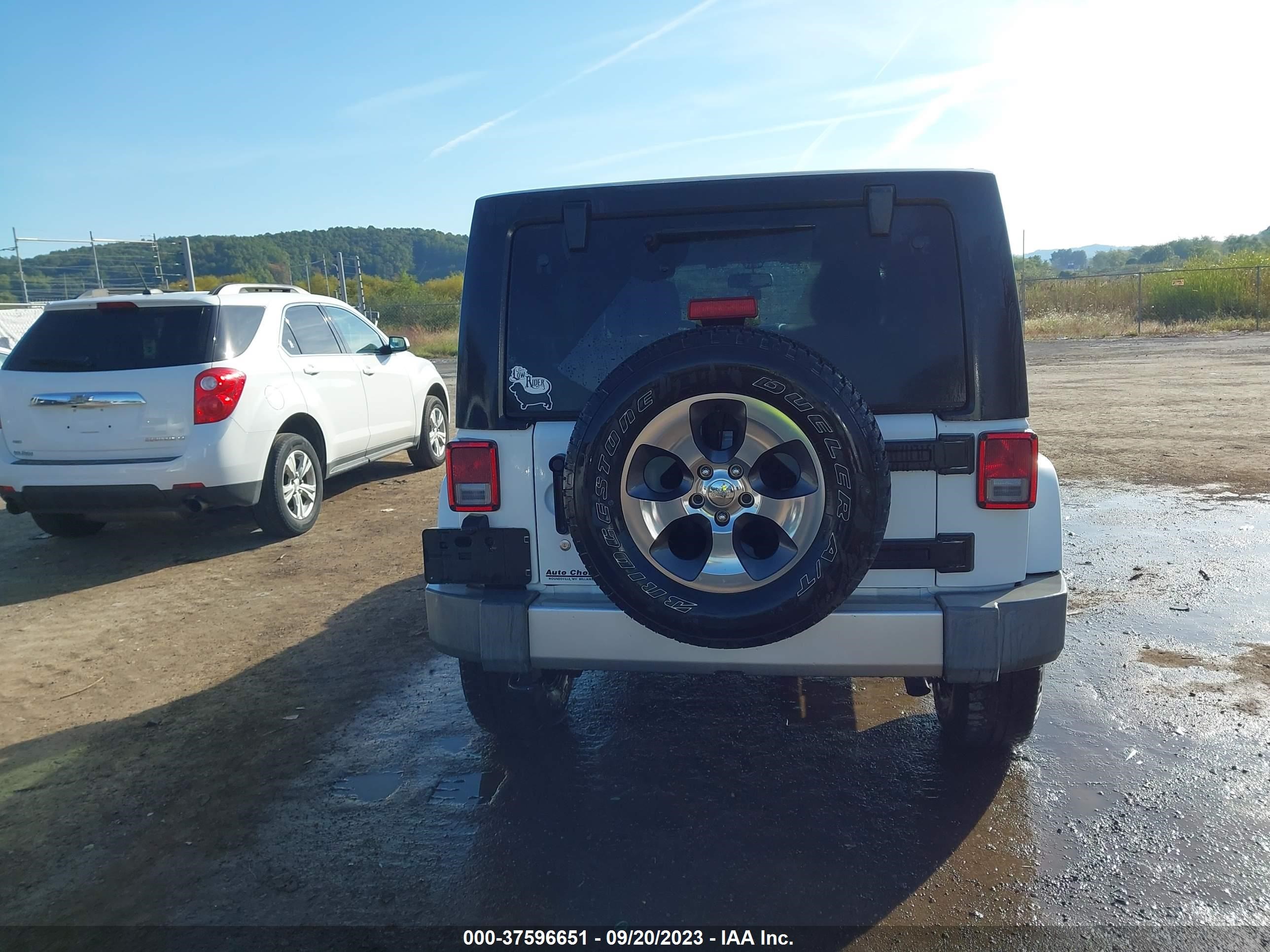 Photo 16 VIN: 1C4HJWEG9JL873609 - JEEP WRANGLER 