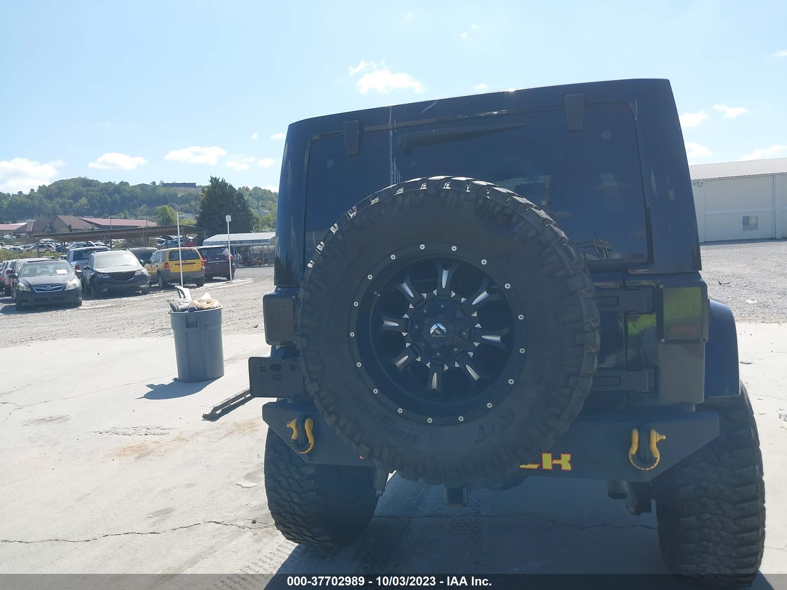 Photo 15 VIN: 1C4HJWEGXDL511261 - JEEP WRANGLER 