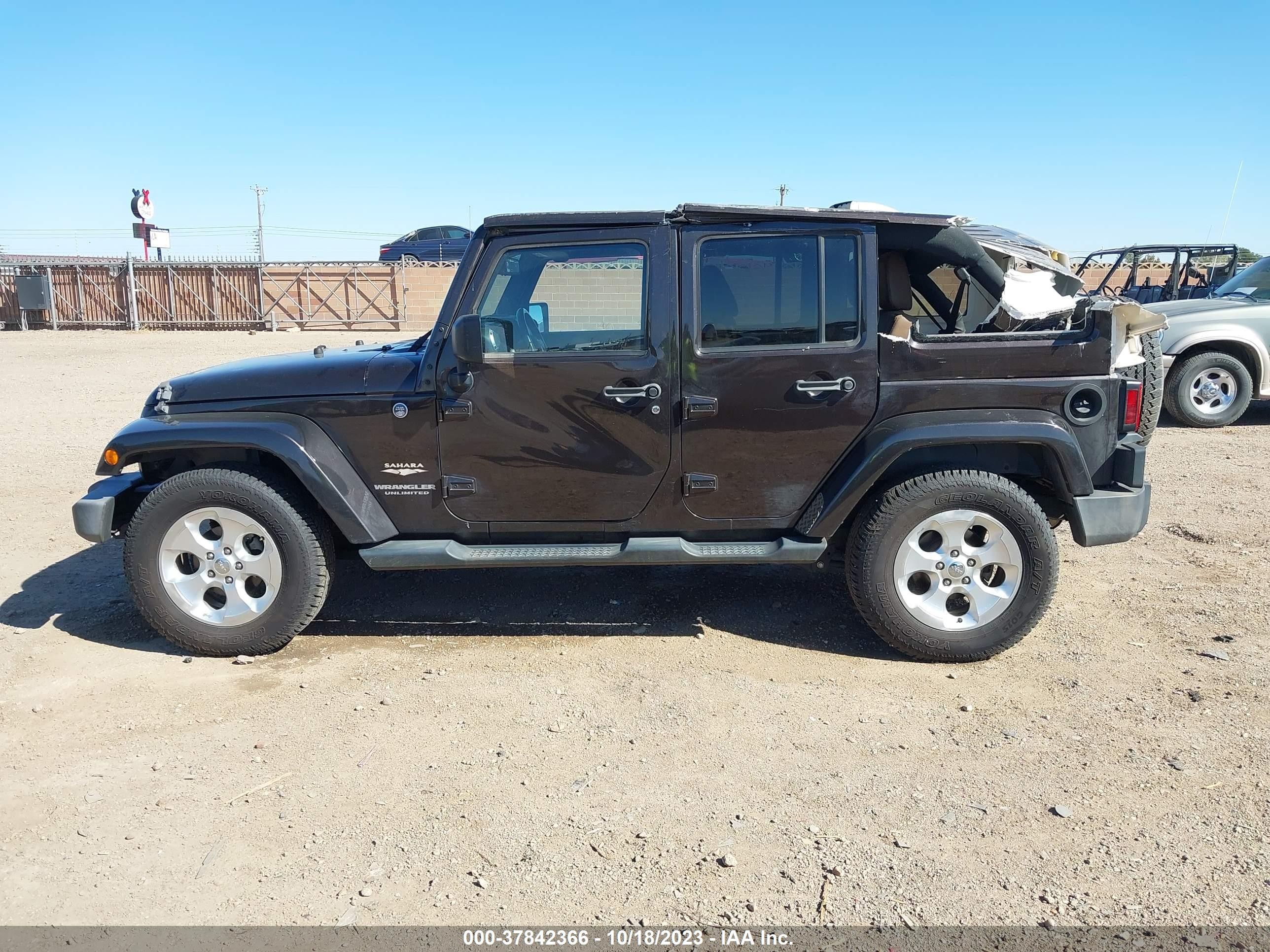 Photo 13 VIN: 1C4HJWEGXDL658213 - JEEP WRANGLER 