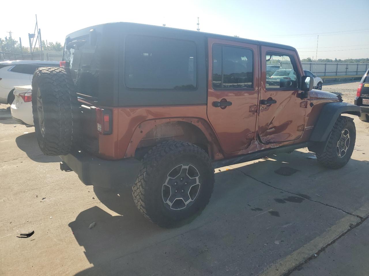 Photo 2 VIN: 1C4HJWFG3EL158524 - JEEP WRANGLER 