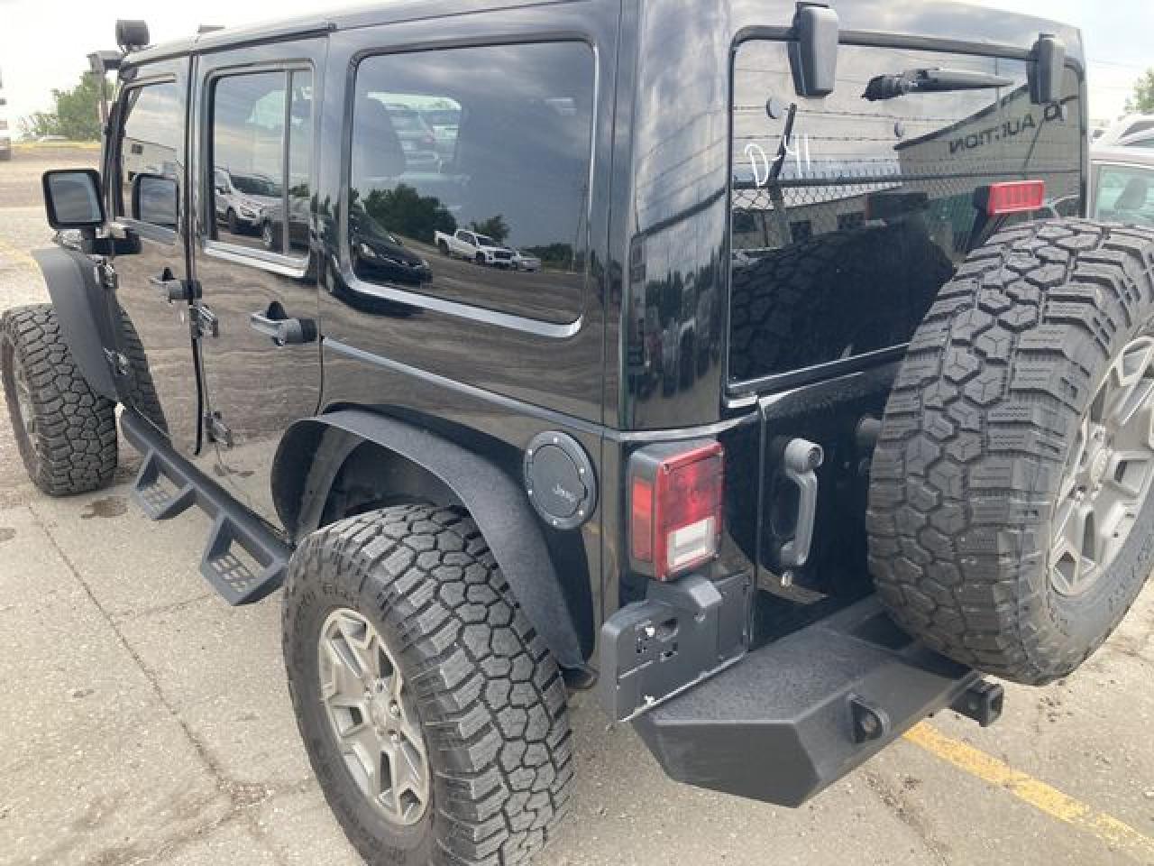 Photo 2 VIN: 1C4HJWFG6DL553750 - JEEP WRANGLER 