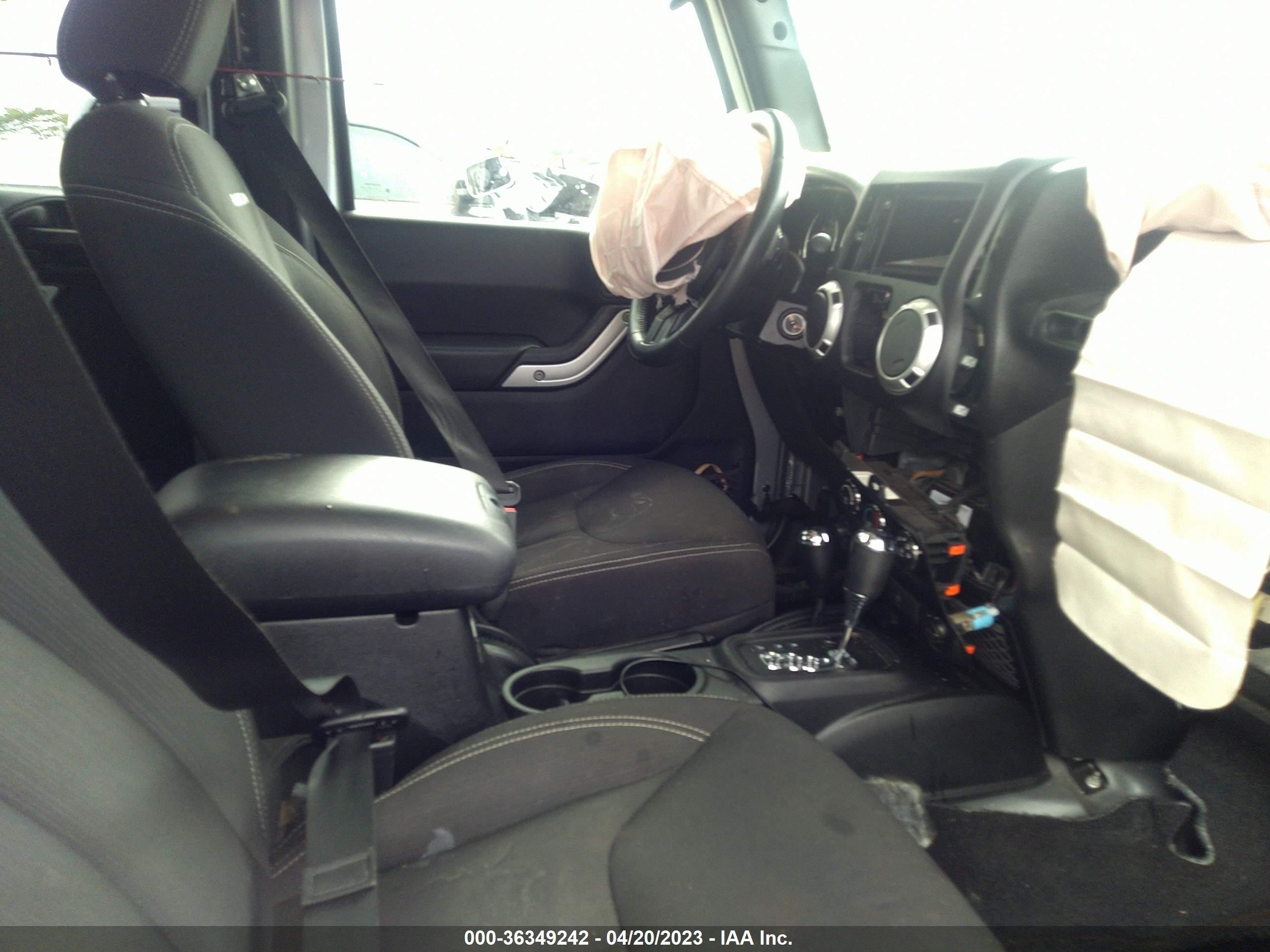 Photo 4 VIN: 1C4HJWFG7GL127697 - JEEP WRANGLER 