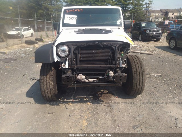 Photo 5 VIN: 1C4HJWFG8HL691912 - JEEP WRANGLER UNLIMITED 