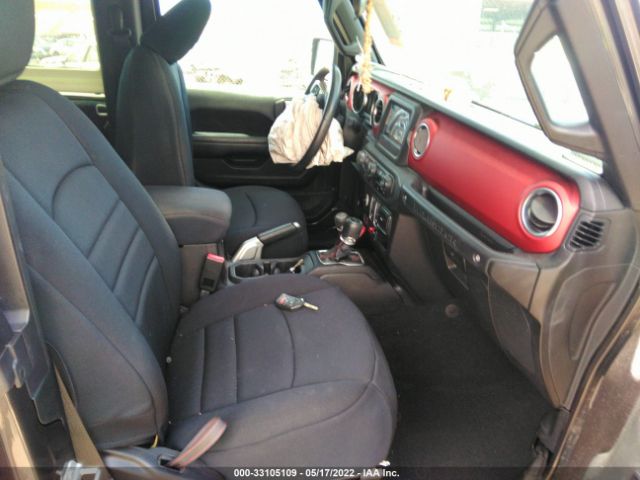 Photo 4 VIN: 1C4HJXCG0JW258258 - JEEP WRANGLER 