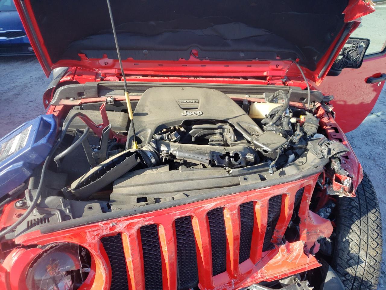 Photo 6 VIN: 1C4HJXDG0JW144078 - JEEP WRANGLER 