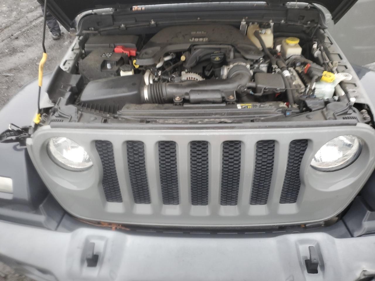 Photo 10 VIN: 1C4HJXDG0JW272689 - JEEP WRANGLER 