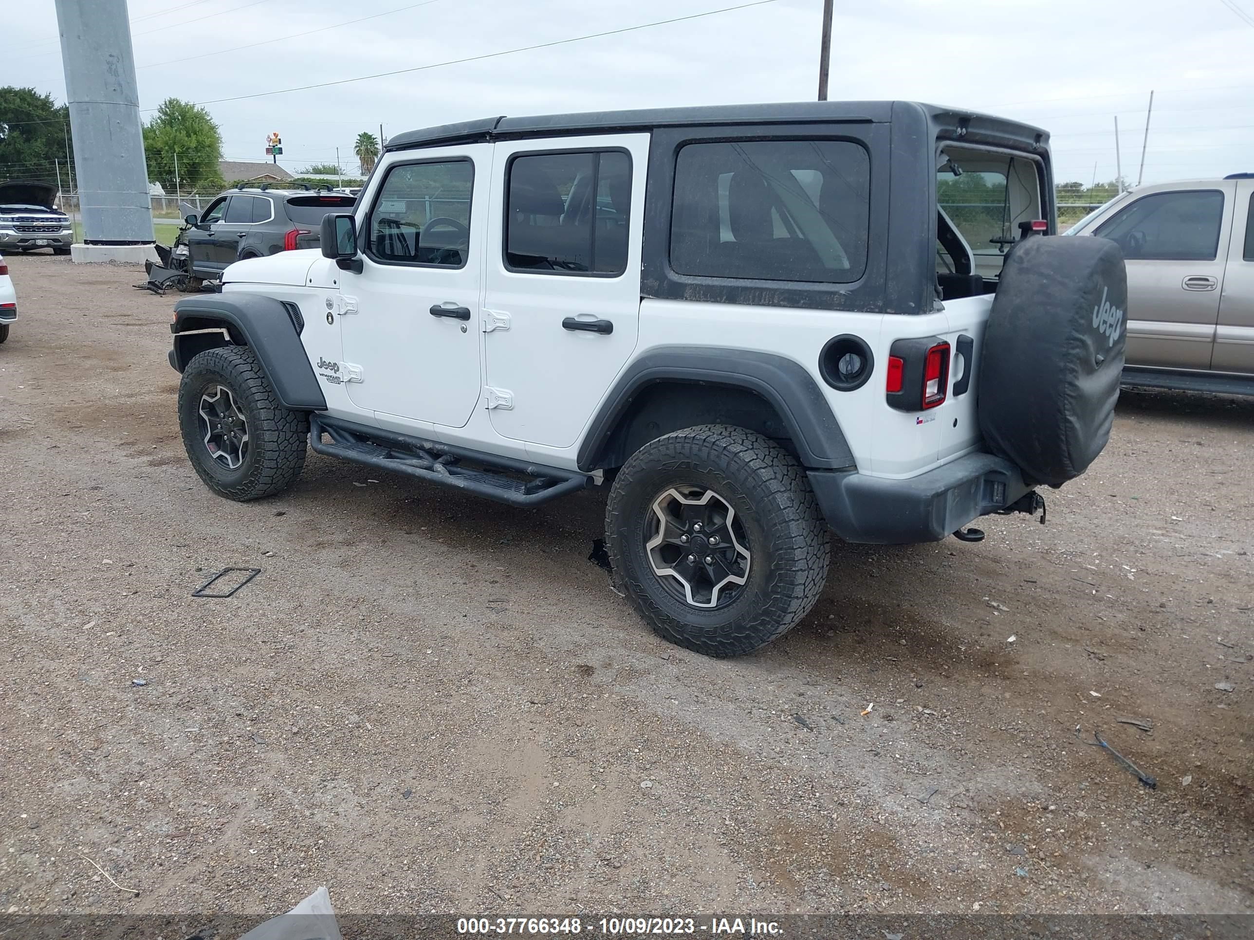 Photo 3 VIN: 1C4HJXDG0KW510915 - JEEP WRANGLER 