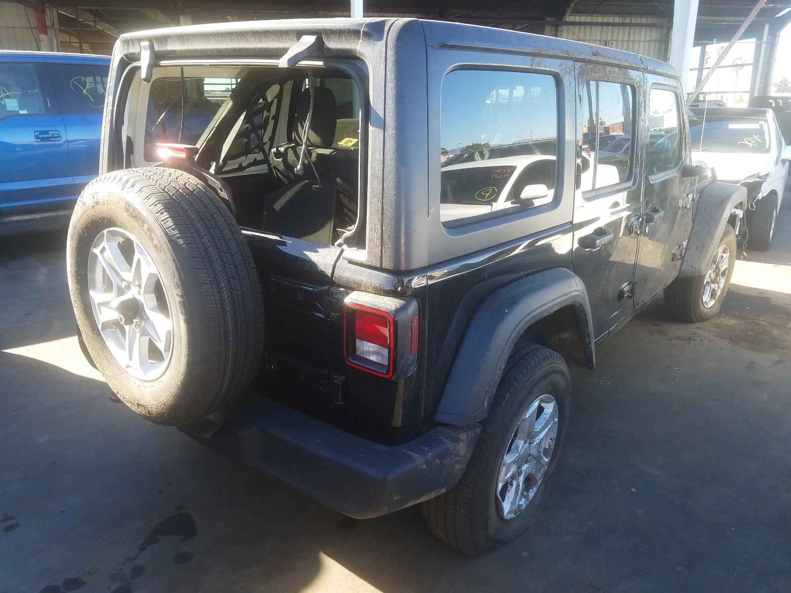 Photo 3 VIN: 1C4HJXDG0KW649426 - JEEP WRANGLER U 