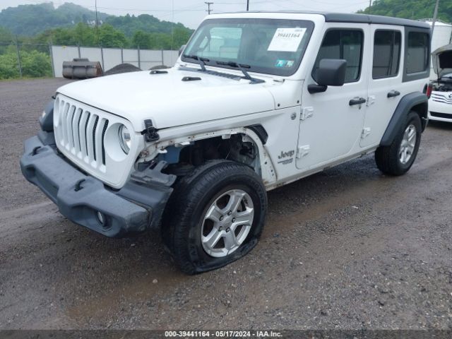 Photo 5 VIN: 1C4HJXDG1JW103300 - JEEP WRANGLER UNLIMITED 