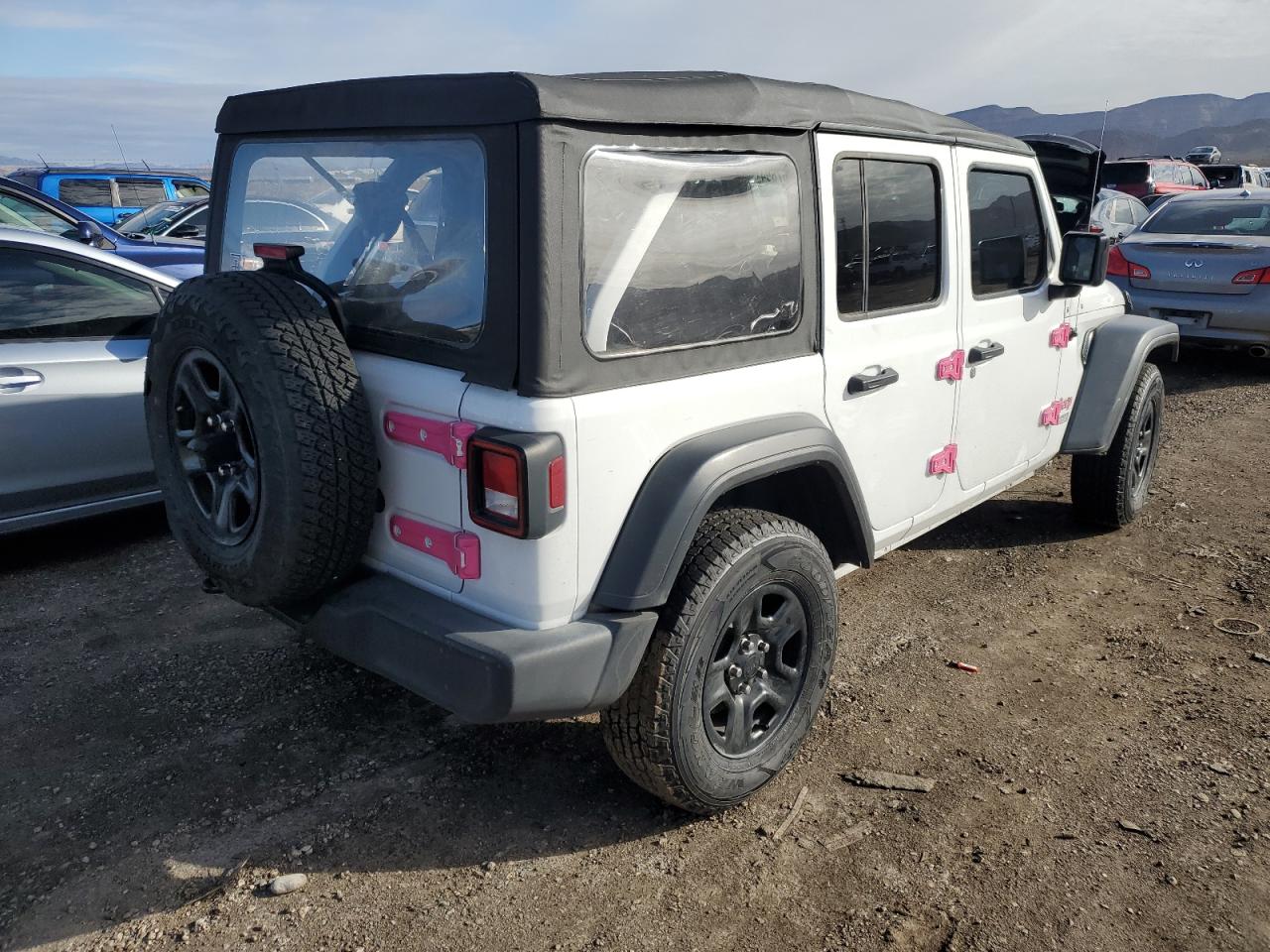 Photo 2 VIN: 1C4HJXDG1JW150360 - JEEP WRANGLER 