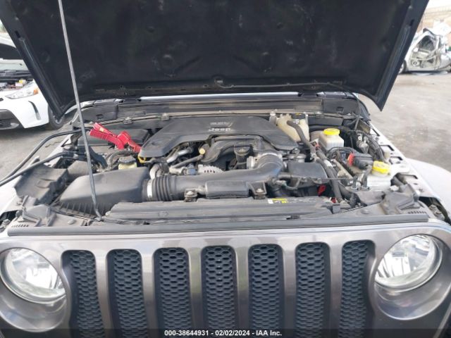 Photo 9 VIN: 1C4HJXDG1JW160709 - JEEP WRANGLER UNLIMITED 