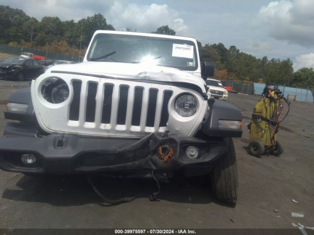 Photo 5 VIN: 1C4HJXDG1JW274726 - JEEP WRANGLER 