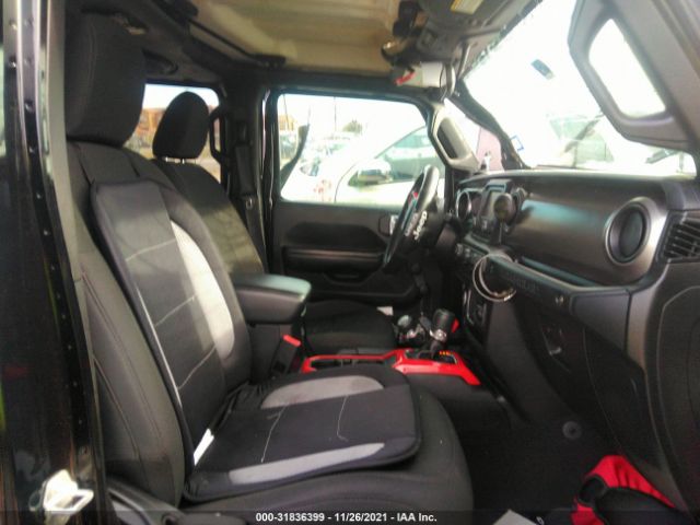 Photo 4 VIN: 1C4HJXDG2JW143935 - JEEP WRANGLER UNLIMITED 