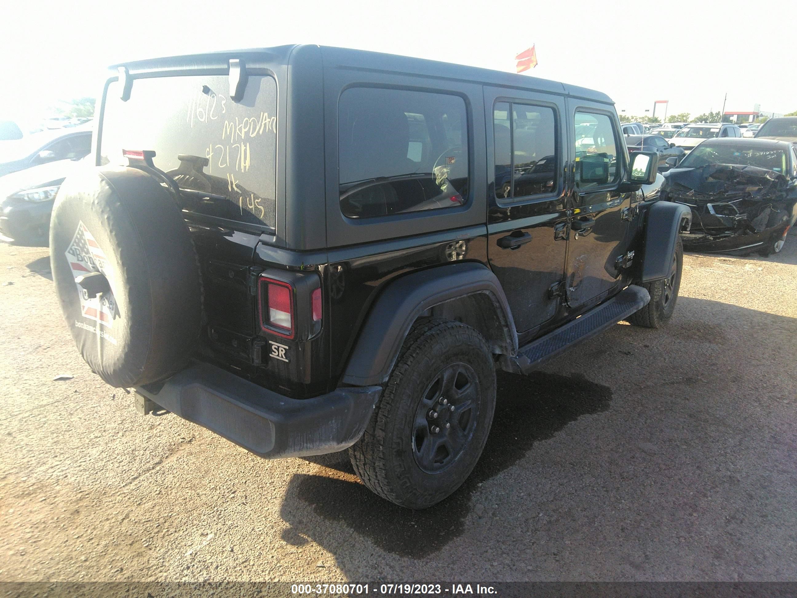 Photo 3 VIN: 1C4HJXDG2JW190396 - JEEP WRANGLER 