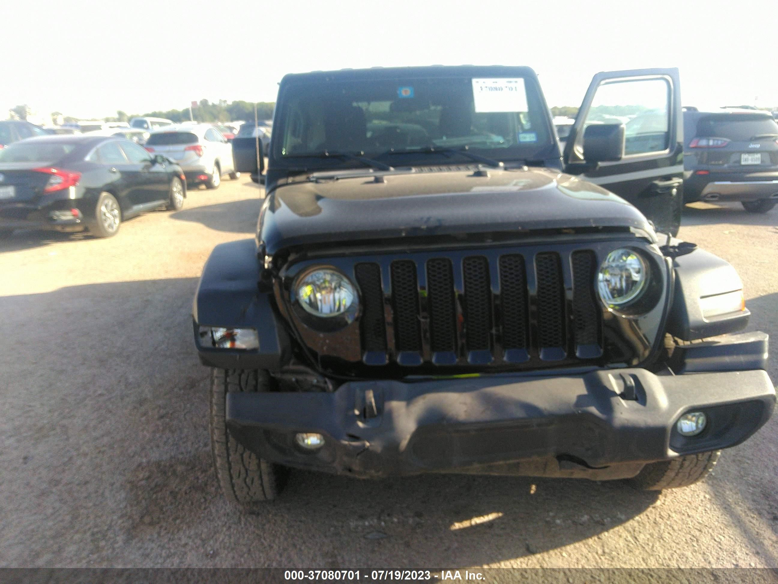 Photo 5 VIN: 1C4HJXDG2JW190396 - JEEP WRANGLER 