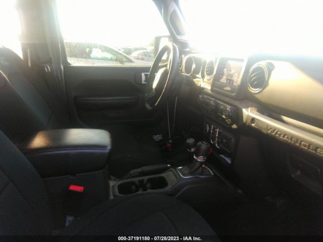 Photo 4 VIN: 1C4HJXDG2JW250600 - JEEP WRANGLER UNLIMITED 