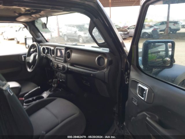 Photo 4 VIN: 1C4HJXDG2JW298419 - JEEP WRANGLER UNLIMITED 