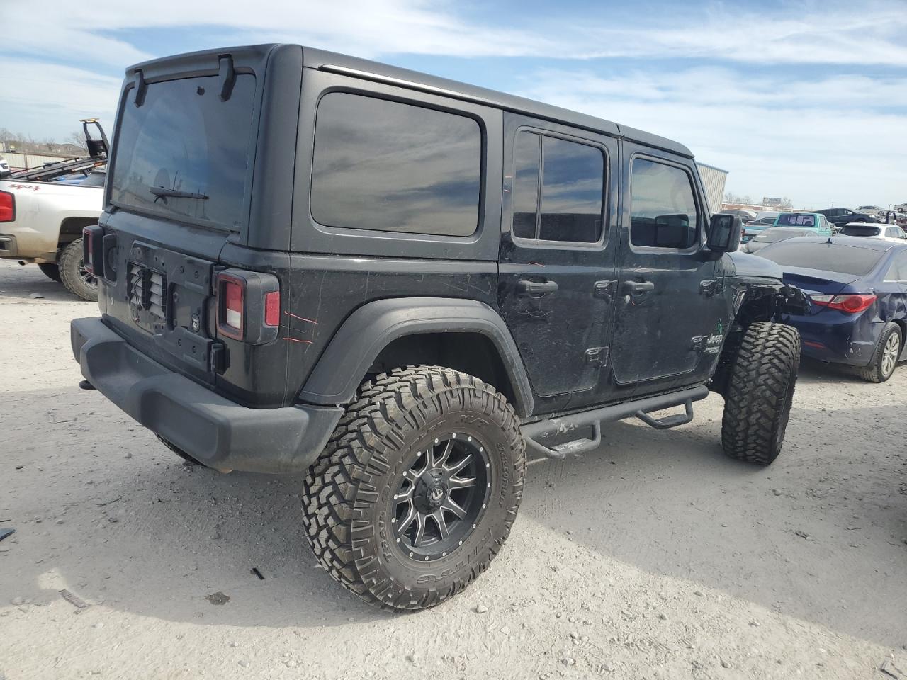 Photo 2 VIN: 1C4HJXDG2KW646267 - JEEP WRANGLER 