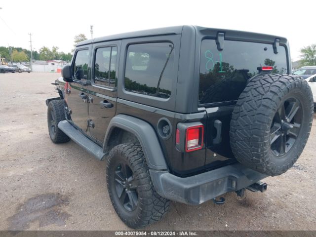 Photo 2 VIN: 1C4HJXDG3JW110510 - JEEP WRANGLER 