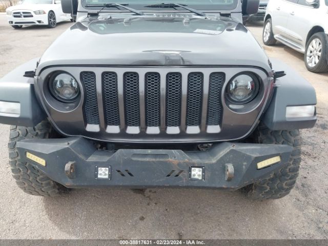 Photo 5 VIN: 1C4HJXDG3JW122270 - JEEP WRANGLER UNLIMITED 