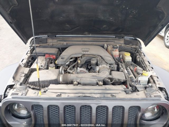 Photo 9 VIN: 1C4HJXDG3JW122270 - JEEP WRANGLER UNLIMITED 