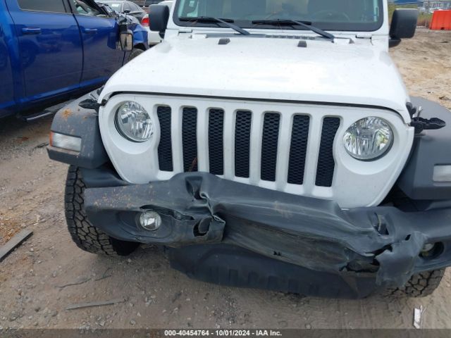 Photo 5 VIN: 1C4HJXDG3JW157827 - JEEP WRANGLER 