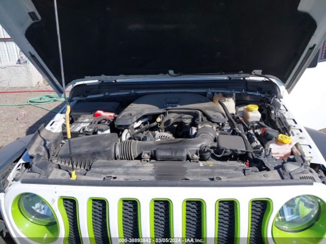 Photo 9 VIN: 1C4HJXDG3JW297893 - JEEP WRANGLER UNLIMITED 